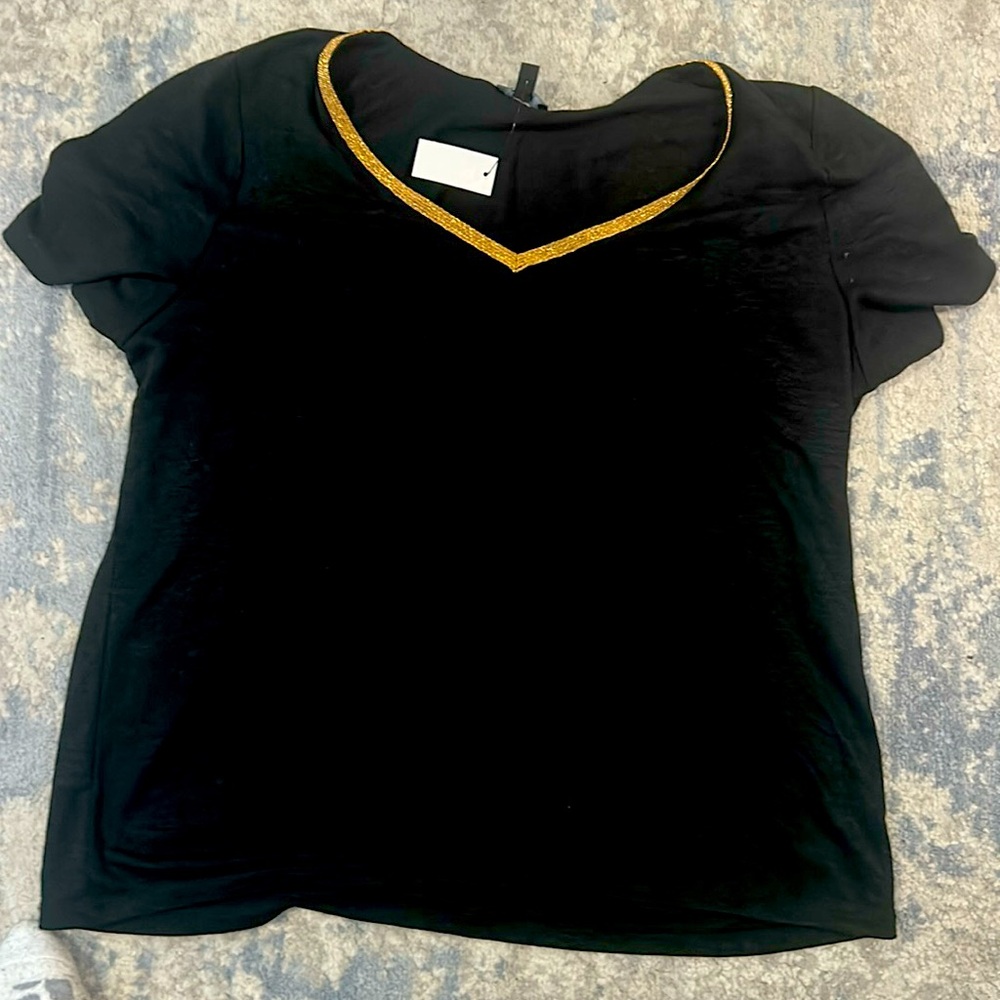 Lovely black: gold linen blend top